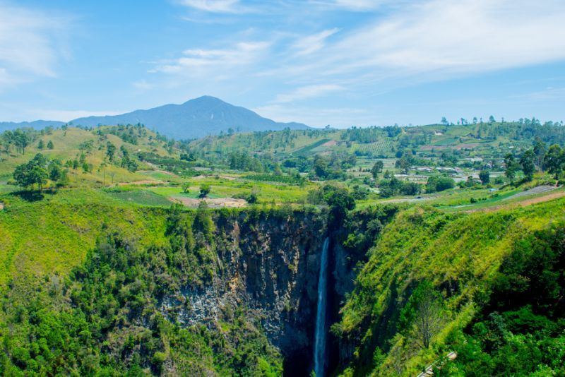 Air Terjun Sipiso-piso: Keindahan Alam yang Memukau di Sumatera Utara