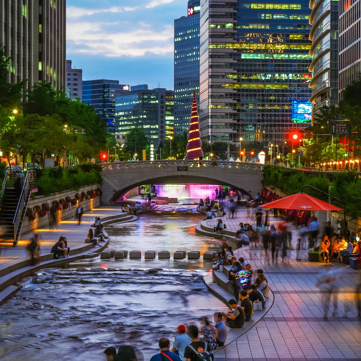 Cheonggyecheon River: Oase Alam di Tengah Kota Seoul