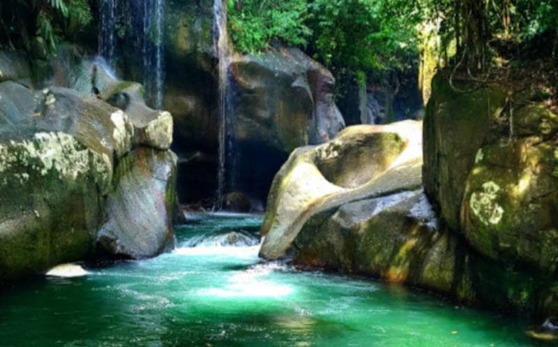 5 Air Terjun yang Mempesona di Sumatera Barat