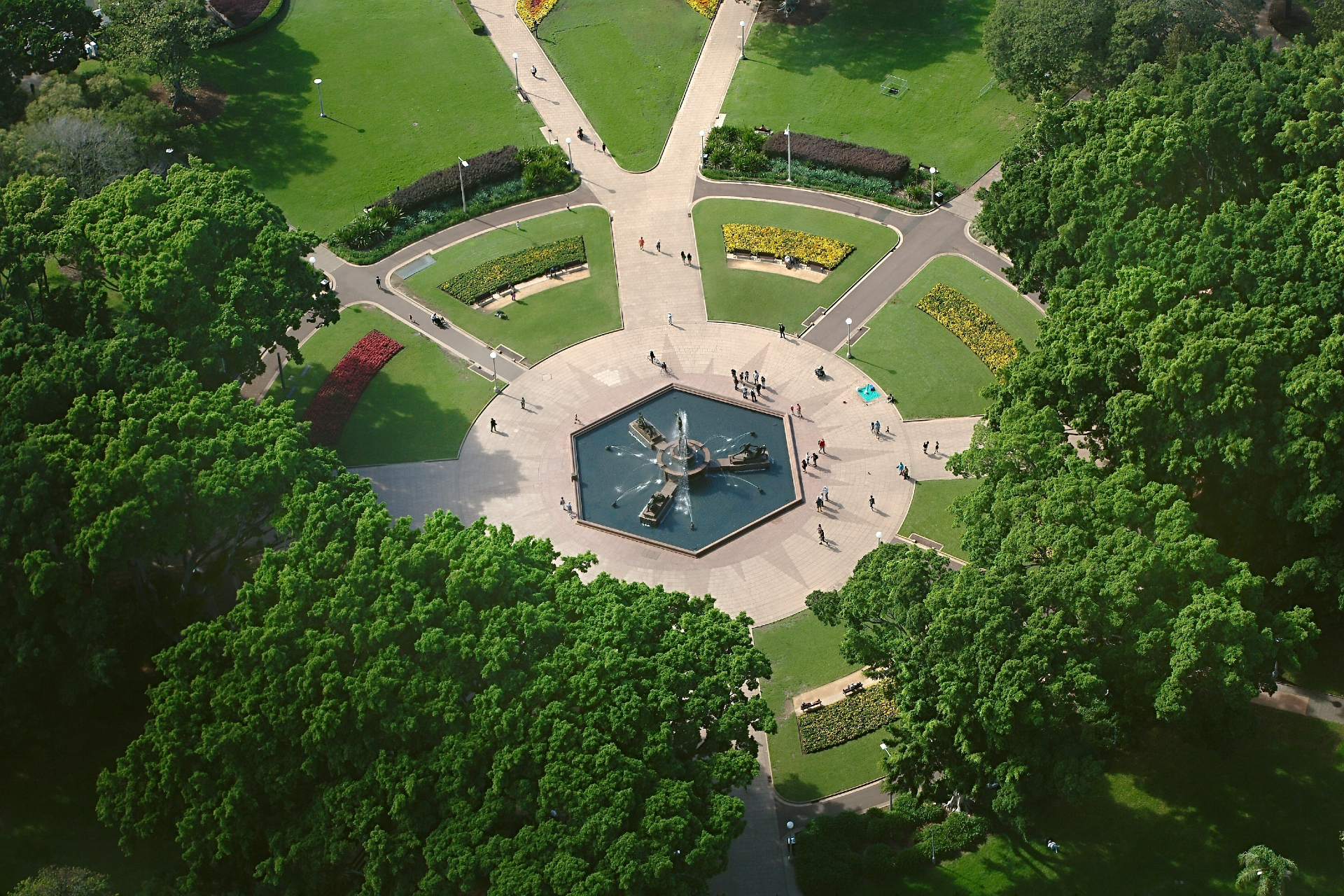 Hyde Park: Oase Hijau Ikonik di Tengah Kota London
