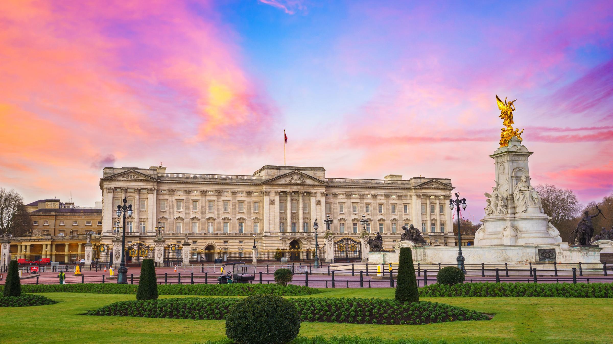 Buckingham Palace: Istana Ikonik dan Simbol Monarki Inggris