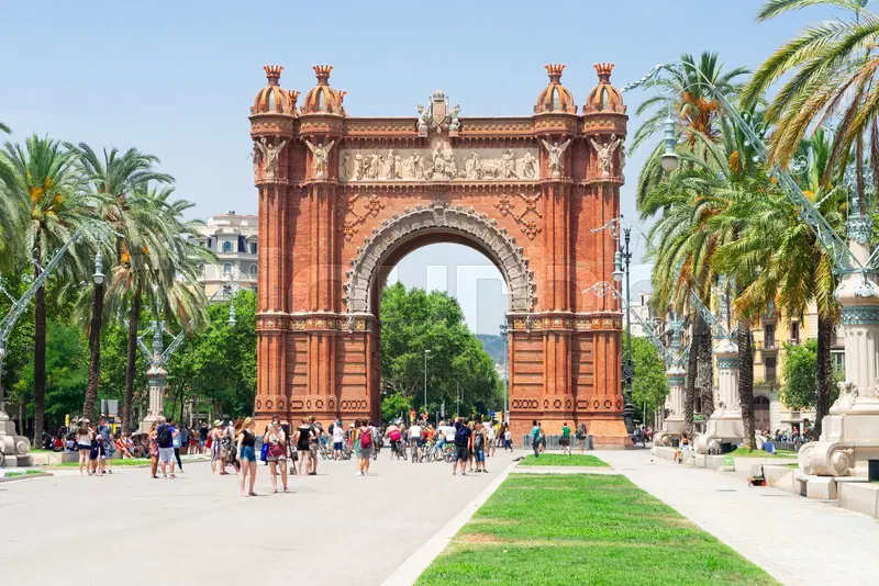 Arc de Triomphe di Barcelona: Keindahan Bersejarah di Pusat Kota