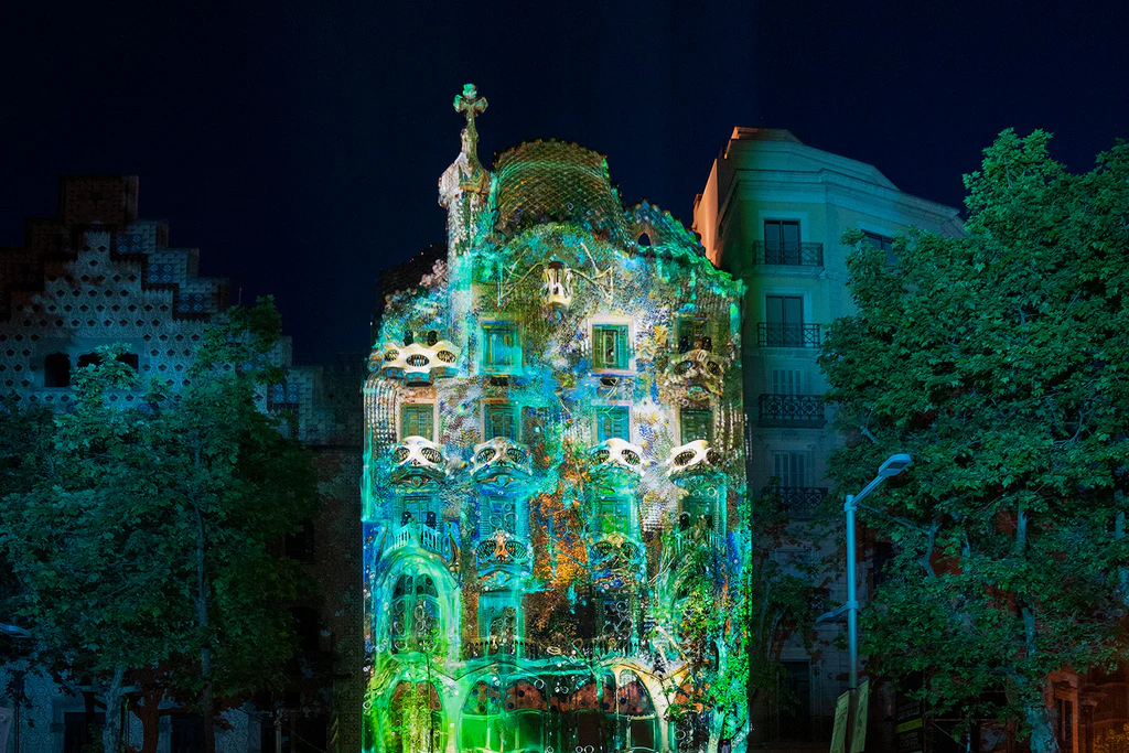 Casa Batlló: Keajaiban Arsitektur Antoni Gaudí di Barcelona
