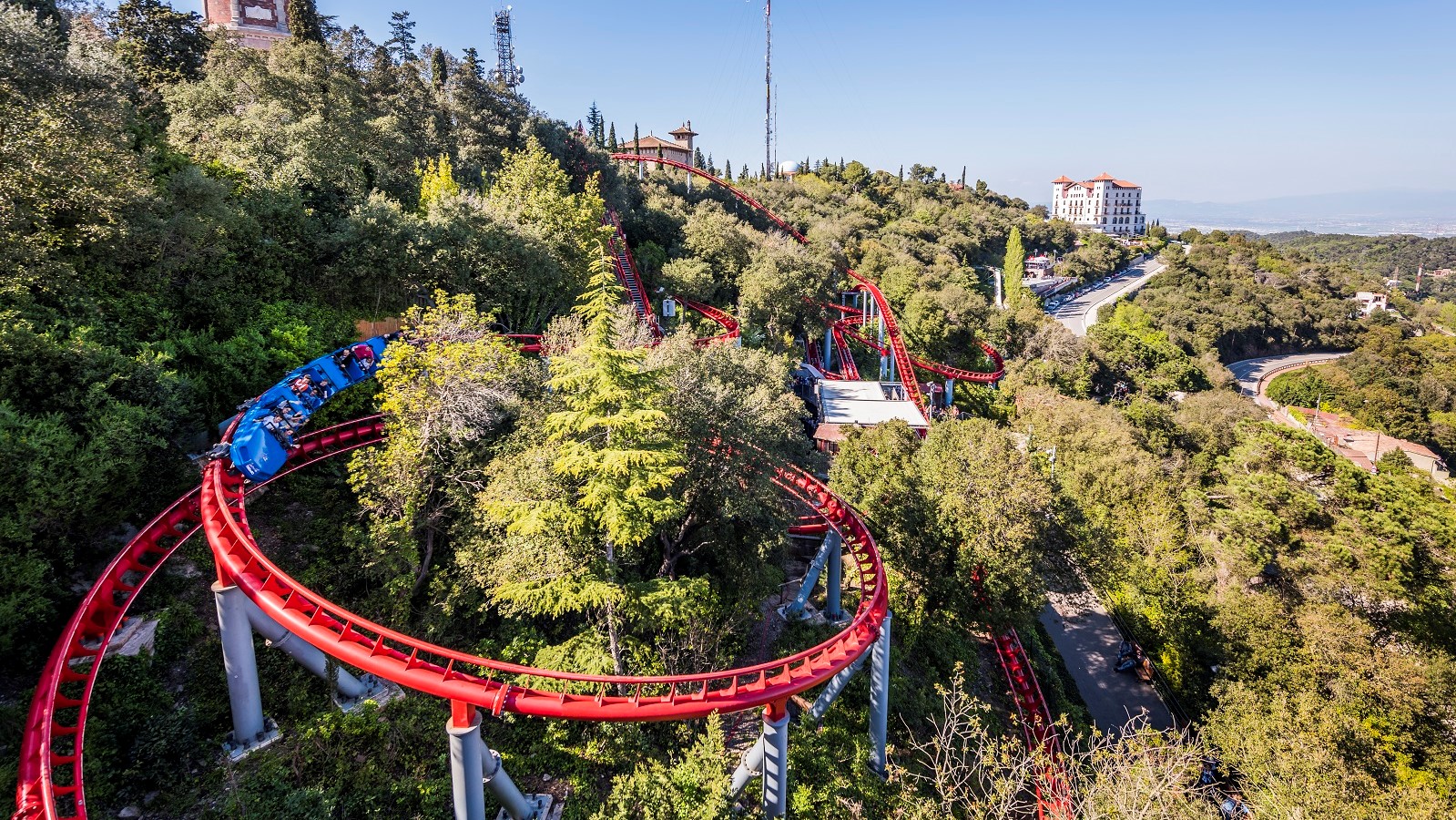 Taman Hiburan Tibidabo: Permata Nostalgia di Atas Bukit Barcelona
