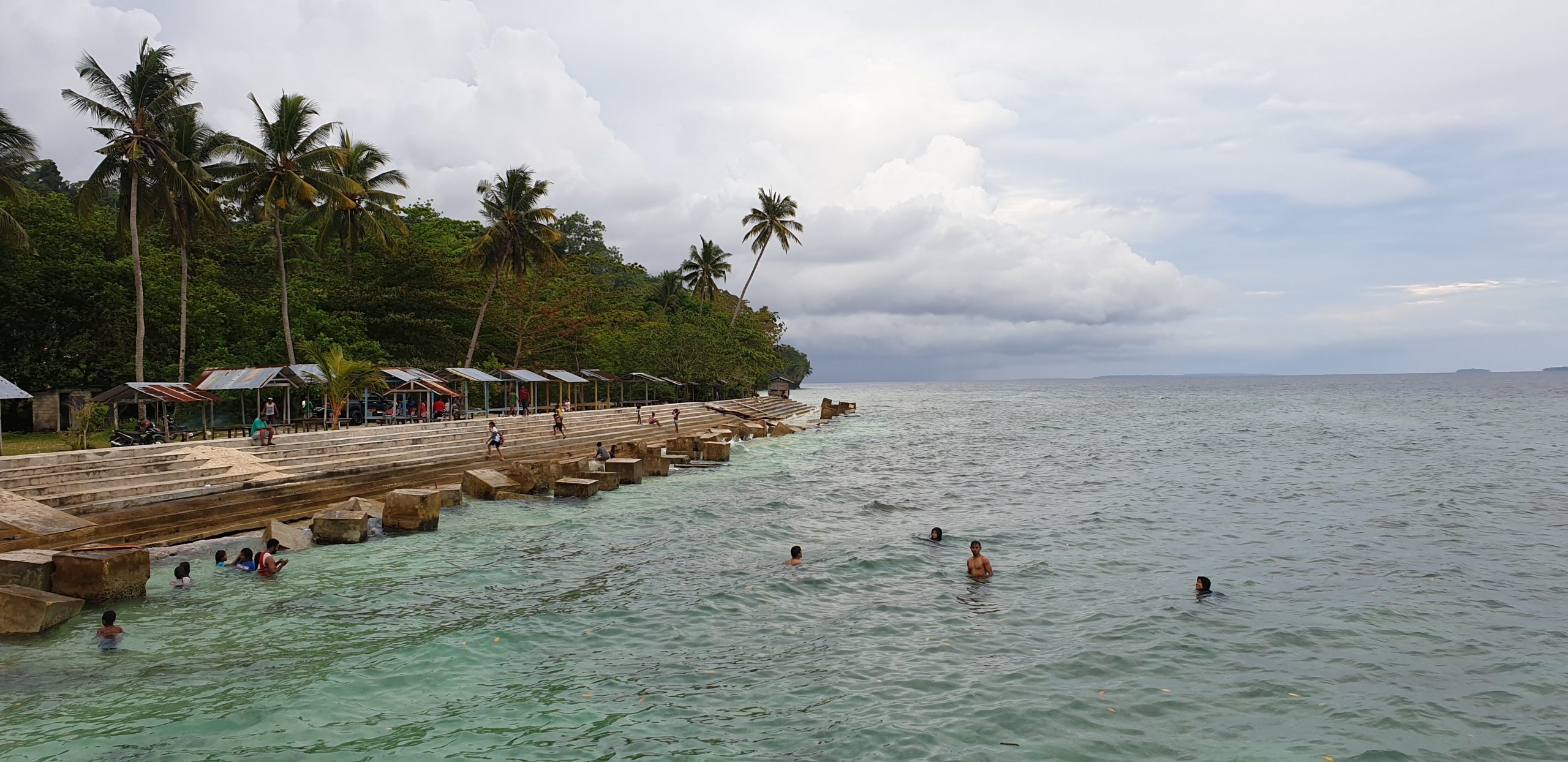 Pantai Bosnik: Surga Tersembunyi di Biak