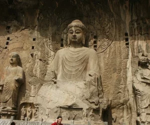Eksplorasi Keindahan Gua Hongqingsi Grottoes