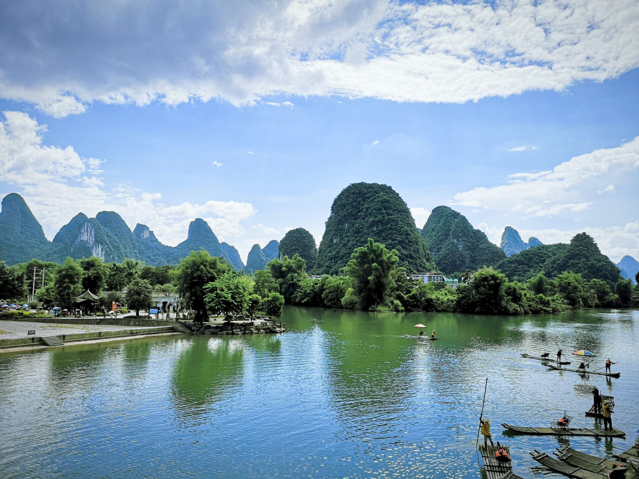 Gua Mahkota: Keindahan Tersembunyi di Guilin