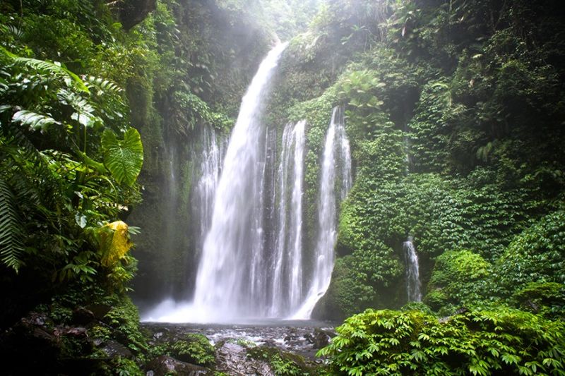 Keindahan Air Terjun Jeram Semaka di Lampung