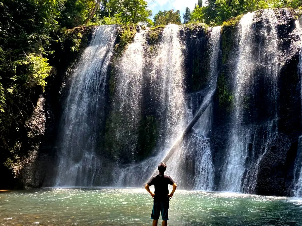 Keindahan Air Terjun Kadadima di Tengah Alam Pegunungan
