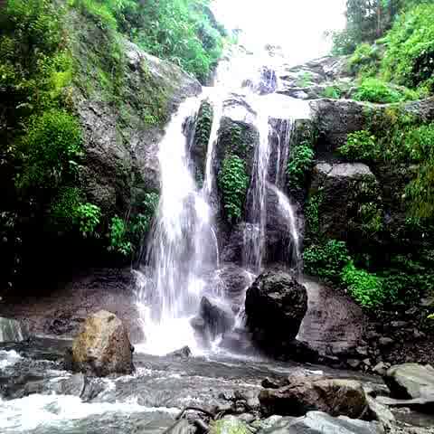 Keindahan Air Terjun Kalen Wates di Tengah Alam Pegunungan