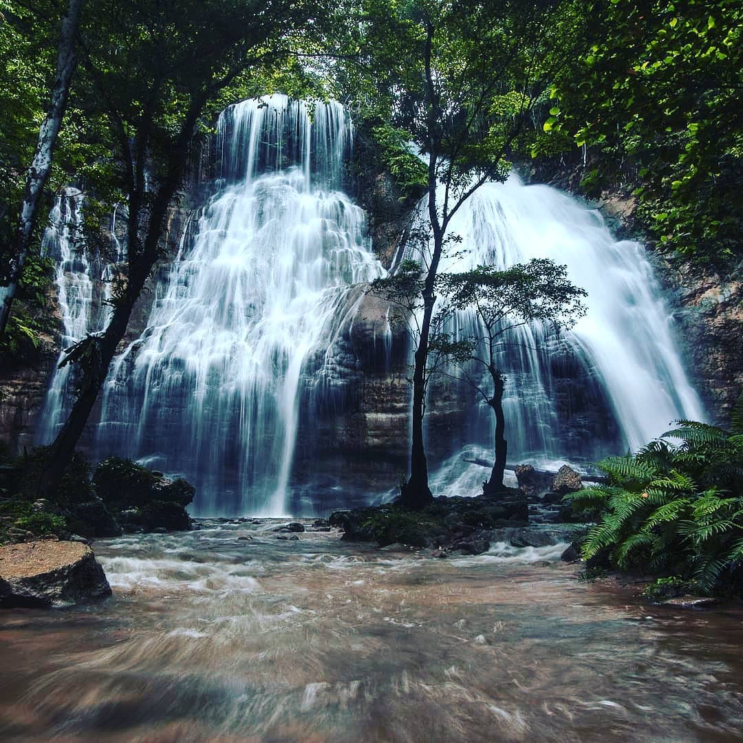 “Keindahan Air Terjun Karmon: Surga Tersembunyi di Sumatera Barat”