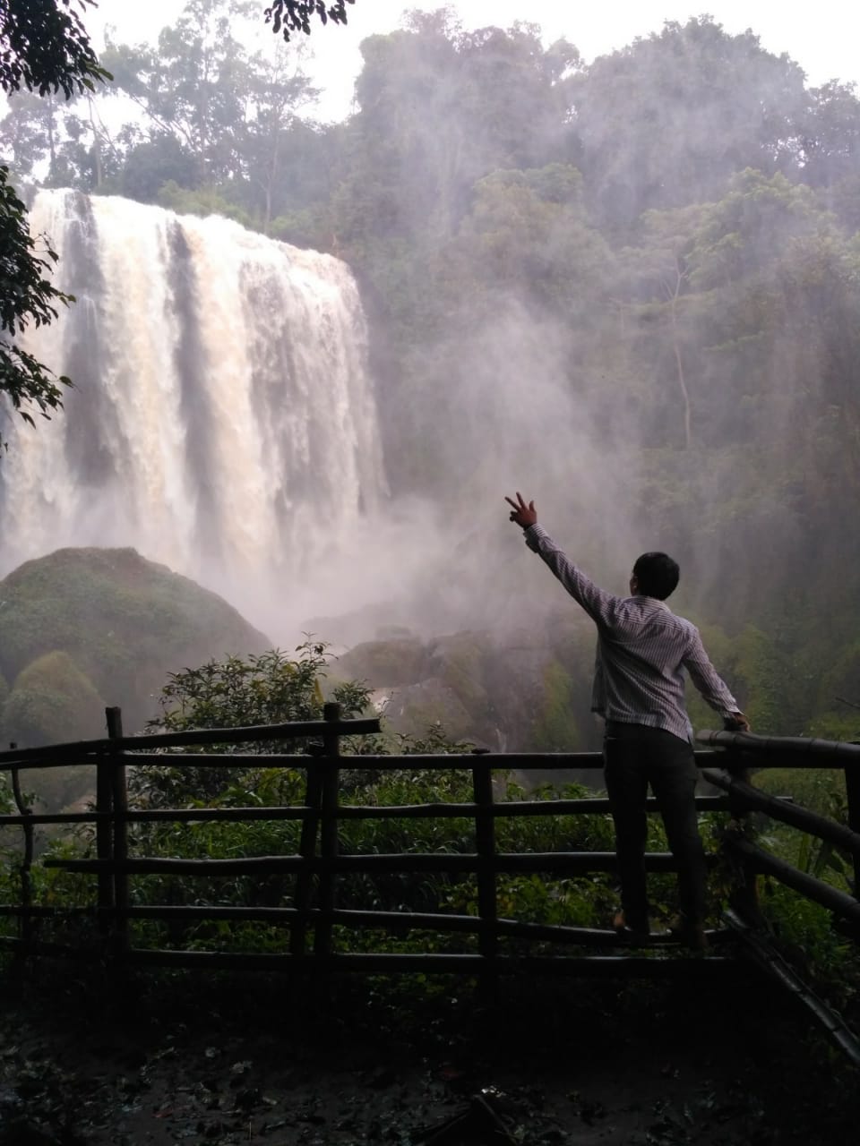 Keindahan Alam Air Terjun Curug Sewu