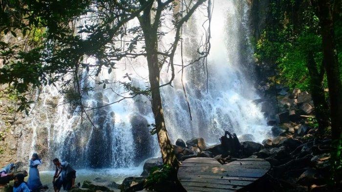 Keindahan Alam Air Terjun Serintik Hujan Paneh yang Menawan