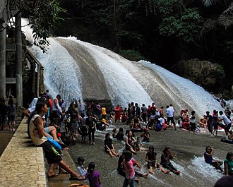 Keindahan Air Terjun di Taman Nasional Bantimurung
