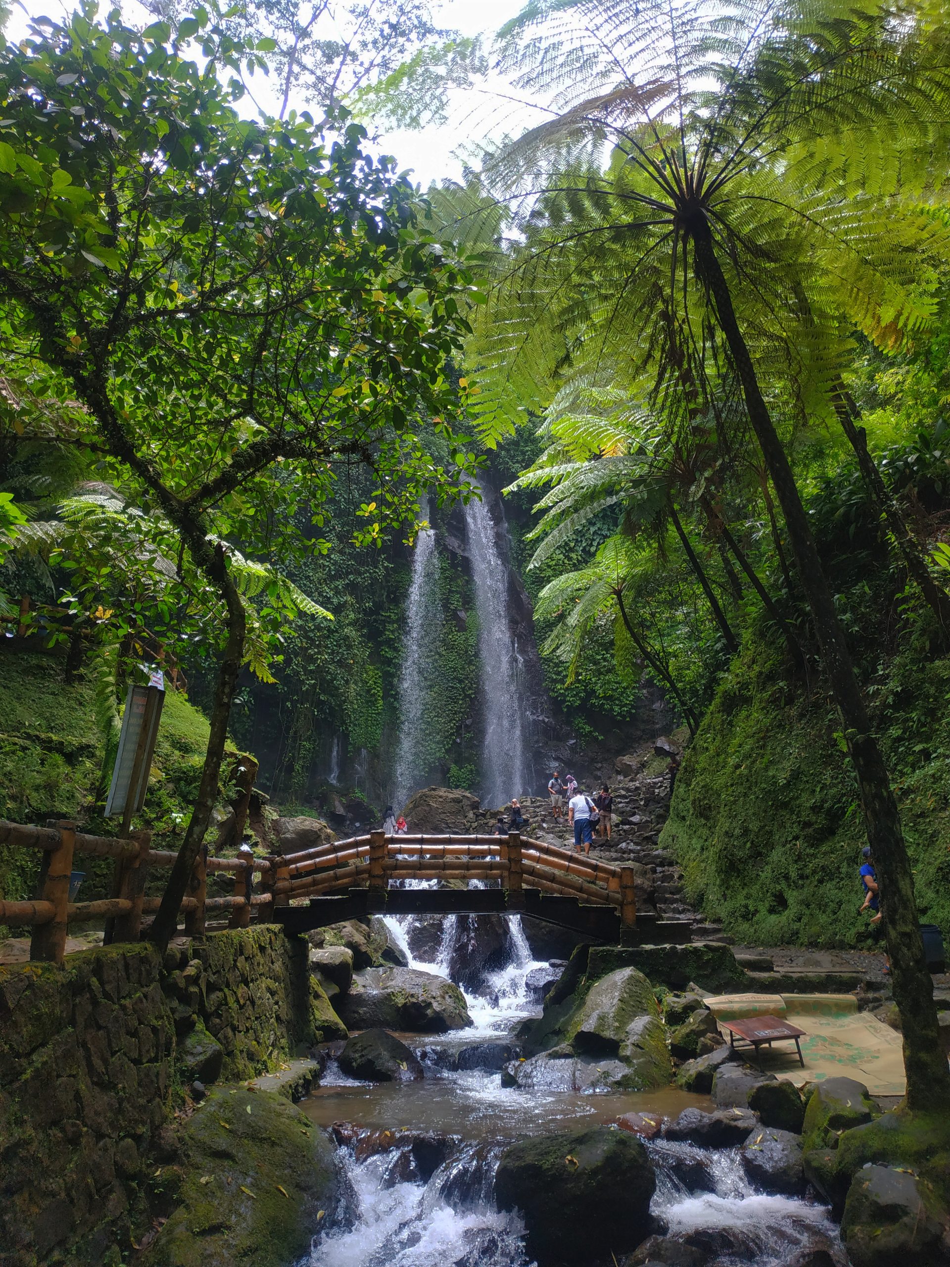 Keindahan Air Terjun Hurun: Pesona Alam yang Menakjubkan