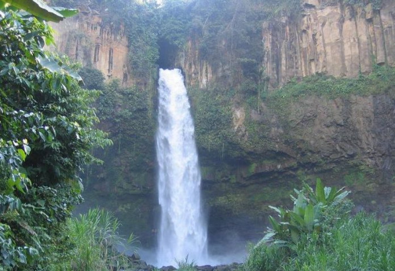 Keindahan Air Terjun Kepala Curup di Bengkulu
