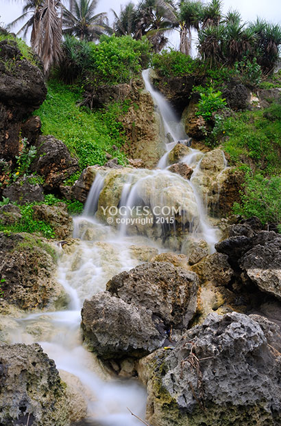 Keindahan Air Terjun Parangtritis di Yogyakarta