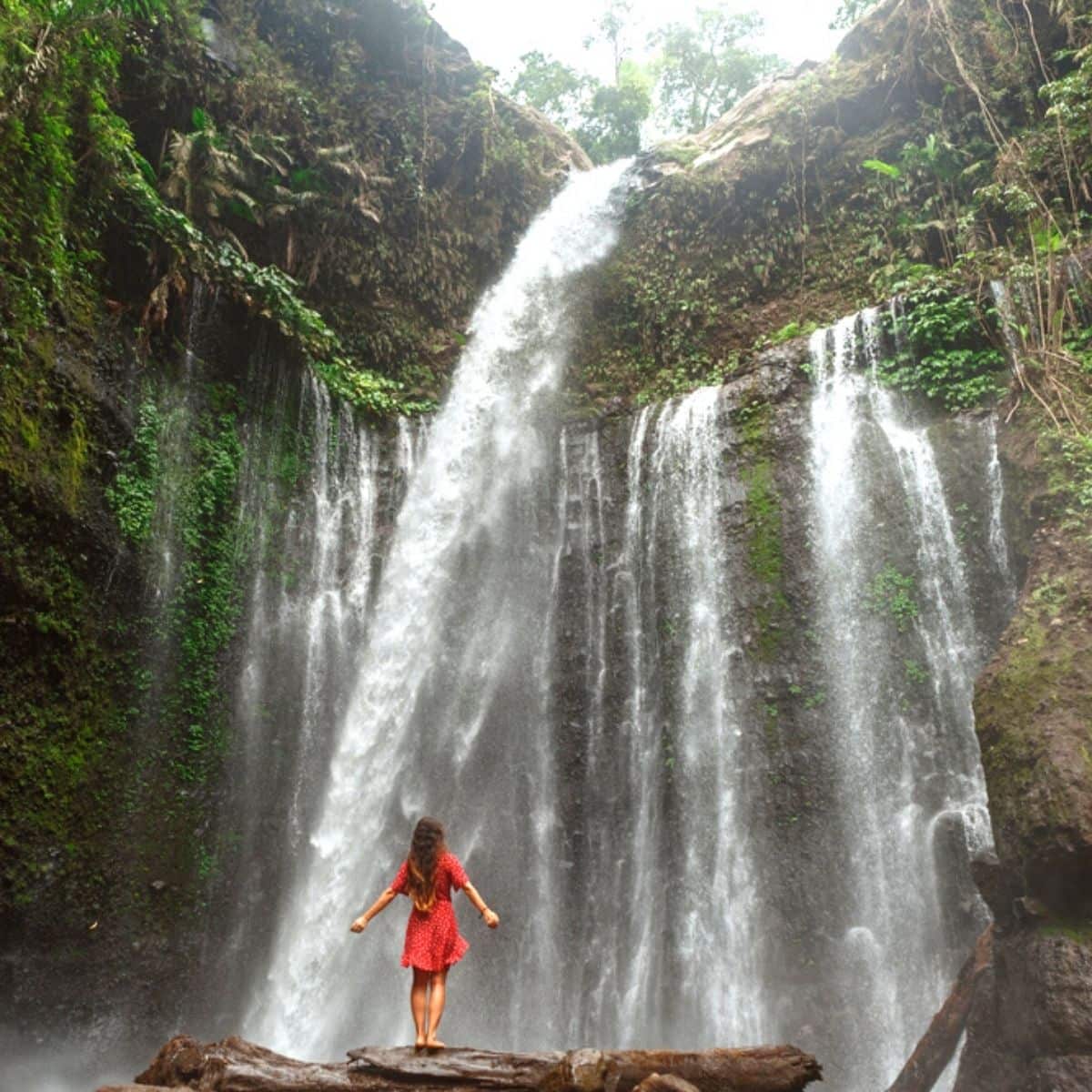 Keindahan Air Terjun Syodori dan Mansoben di Lombok
