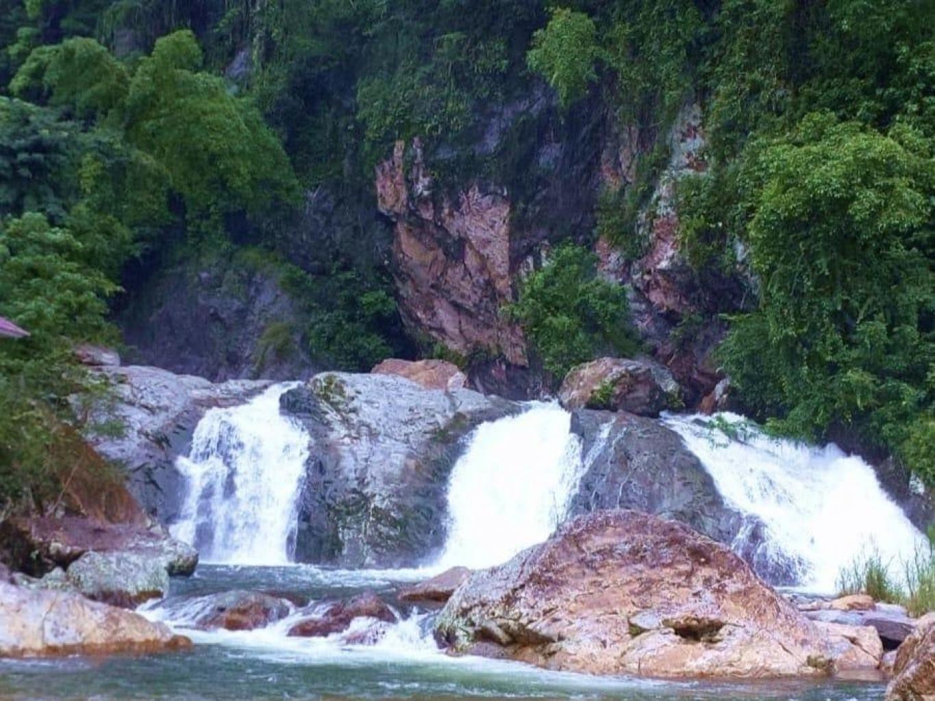 Keindahan Air Terjun Timbulun di Painan yang Menawan