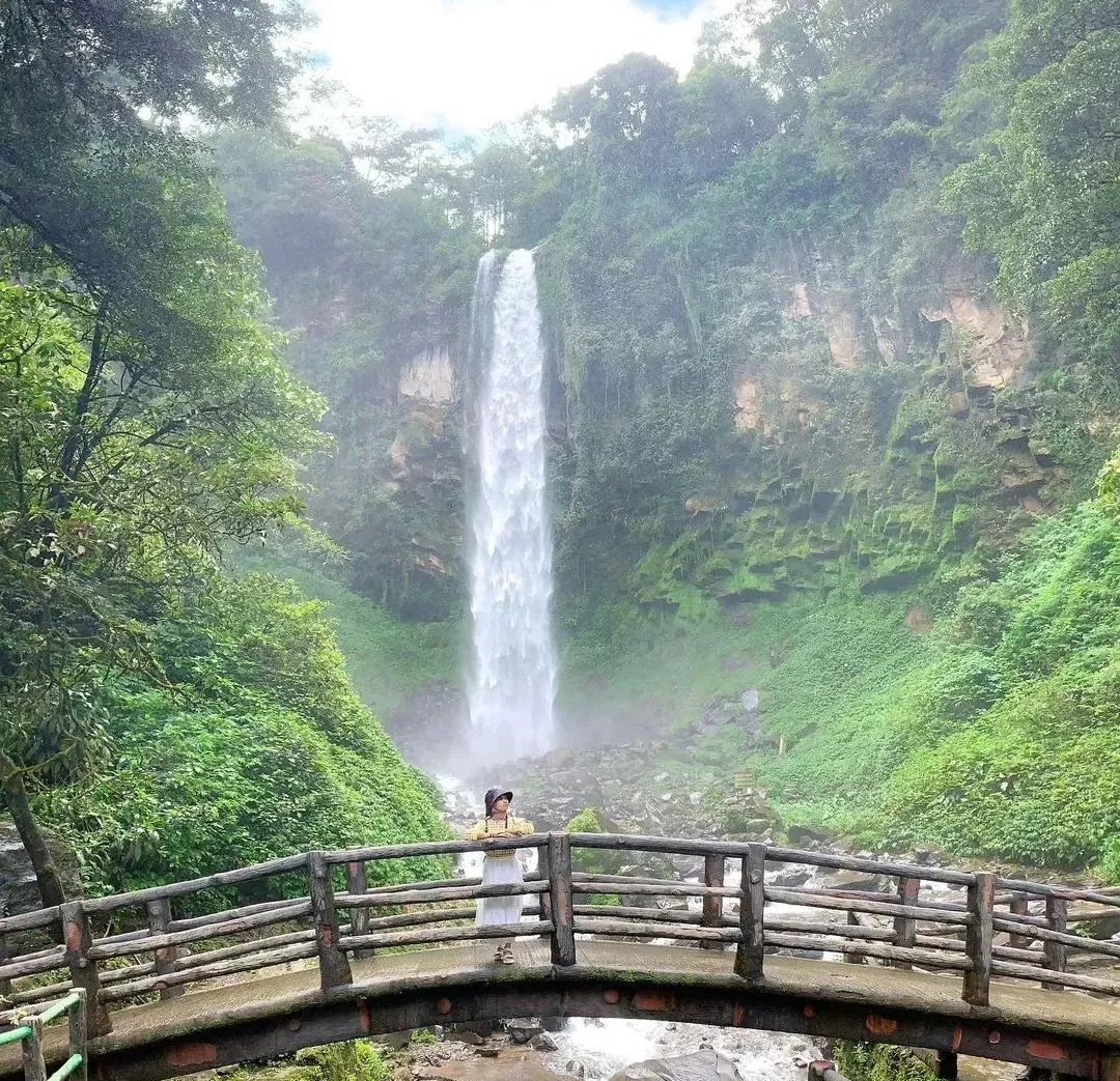 Keindahan Air Terjun Waki: Pesona Alam yang Menenangkan