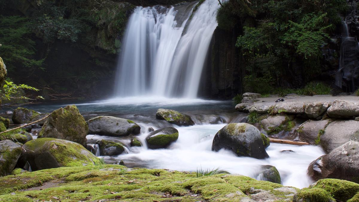 Keindahan Alam Air Terjun Anglo di Kabupaten Ngawi