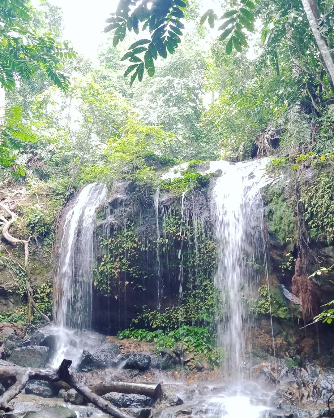 Keindahan Alam Air Terjun Batu Bekinyau di Kabupaten Pati