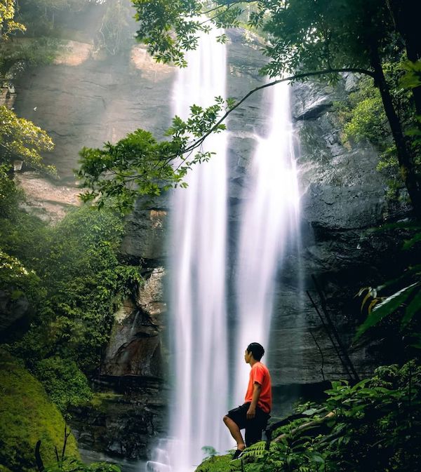 Keindahan Alam Air Terjun Bugbrug di Kabupaten Bone