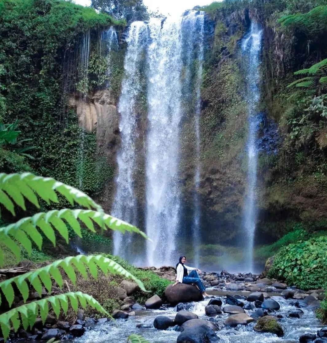 Keindahan Alam Air Terjun Jeram Semaka di Lampung