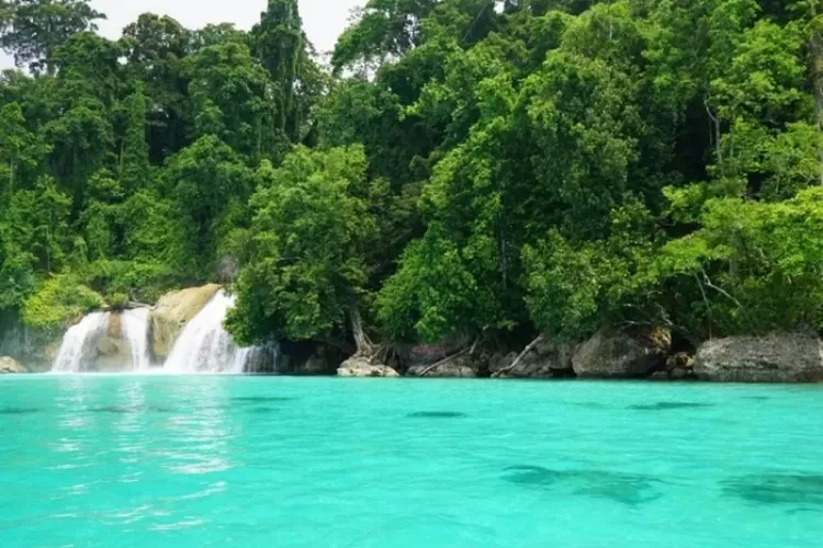 Keindahan Alam Air Terjun Kitikiti di Bali yang Menawan