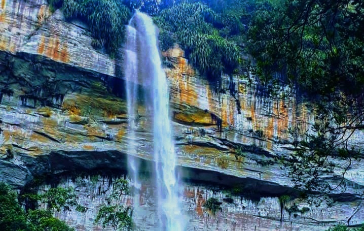 Keindahan Alam Air Terjun Meranti di Kabupaten Pelalawan