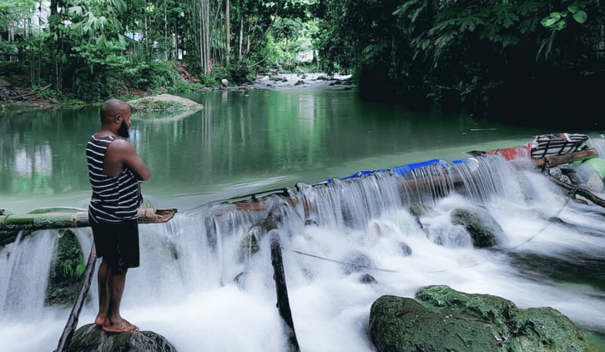 Keindahan Alam Air Terjun Yapema di Kabupaten Nduga