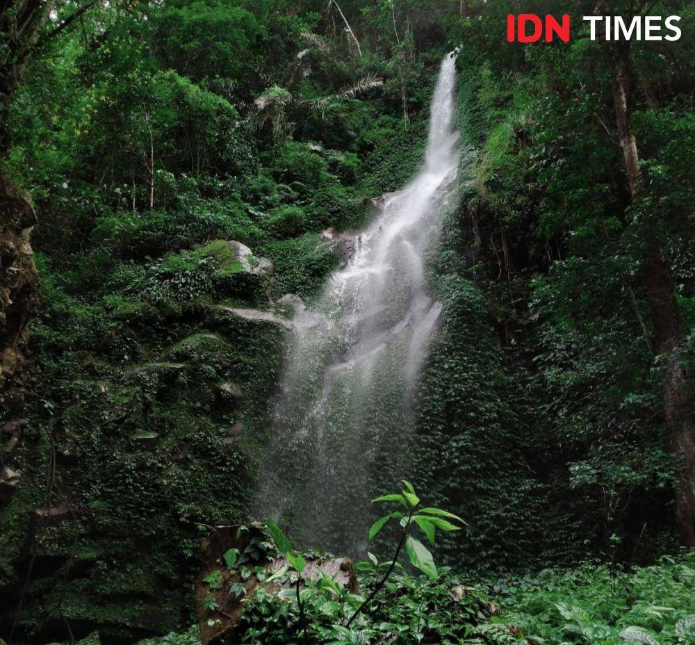 Keindahan Air Terjun Jeram Semaka di Tengah Alam Asri