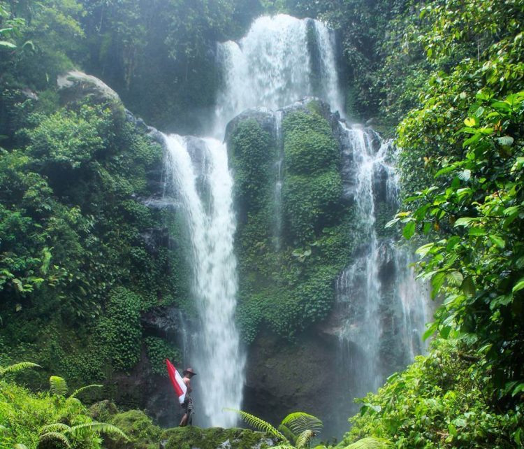 Keindahan Alam Air Terjun Air Putih di Banyuwangi