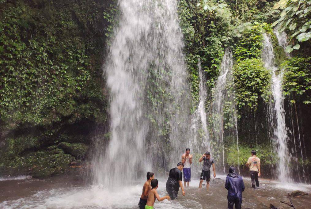 Keindahan Alam Air Terjun Batu Ampar di Sumatera Barat