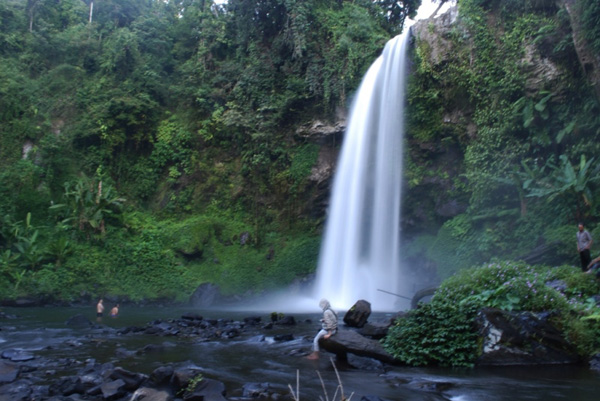 Keindahan Alam Air Terjun Batu Betiang di Kabupaten Batang