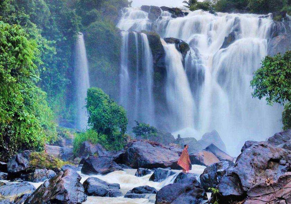 Keindahan Alam Air Terjun Bukit Gerinting di Lampung
