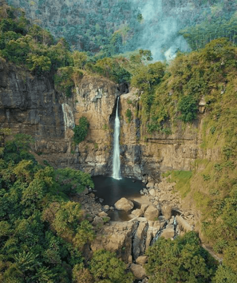 Keindahan Alam Air Terjun Cik Latif di Kabupaten Sukabumi