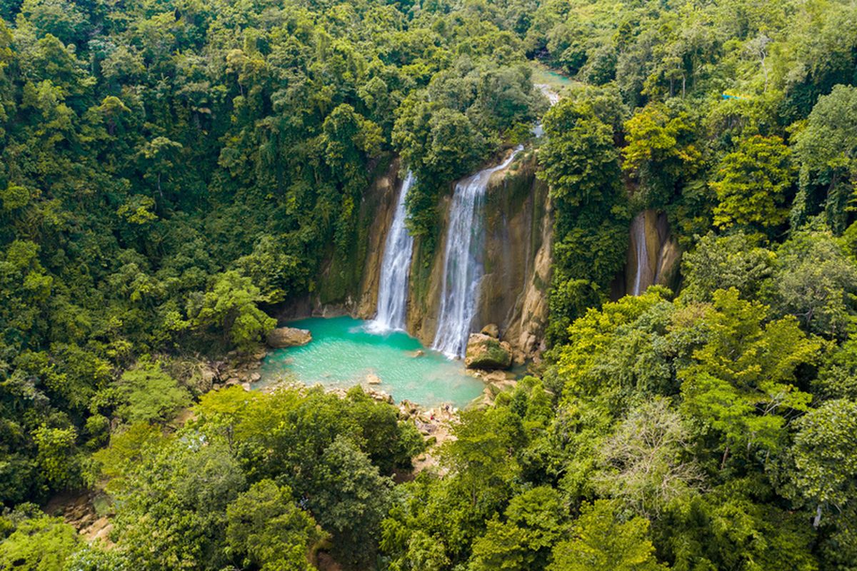 Keindahan Alam Air Terjun Gunam Indah di Jawa Barat