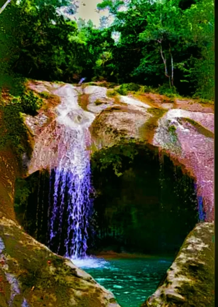 Keindahan dan Pesona Air Terjun Perempuan di Tengah Alam