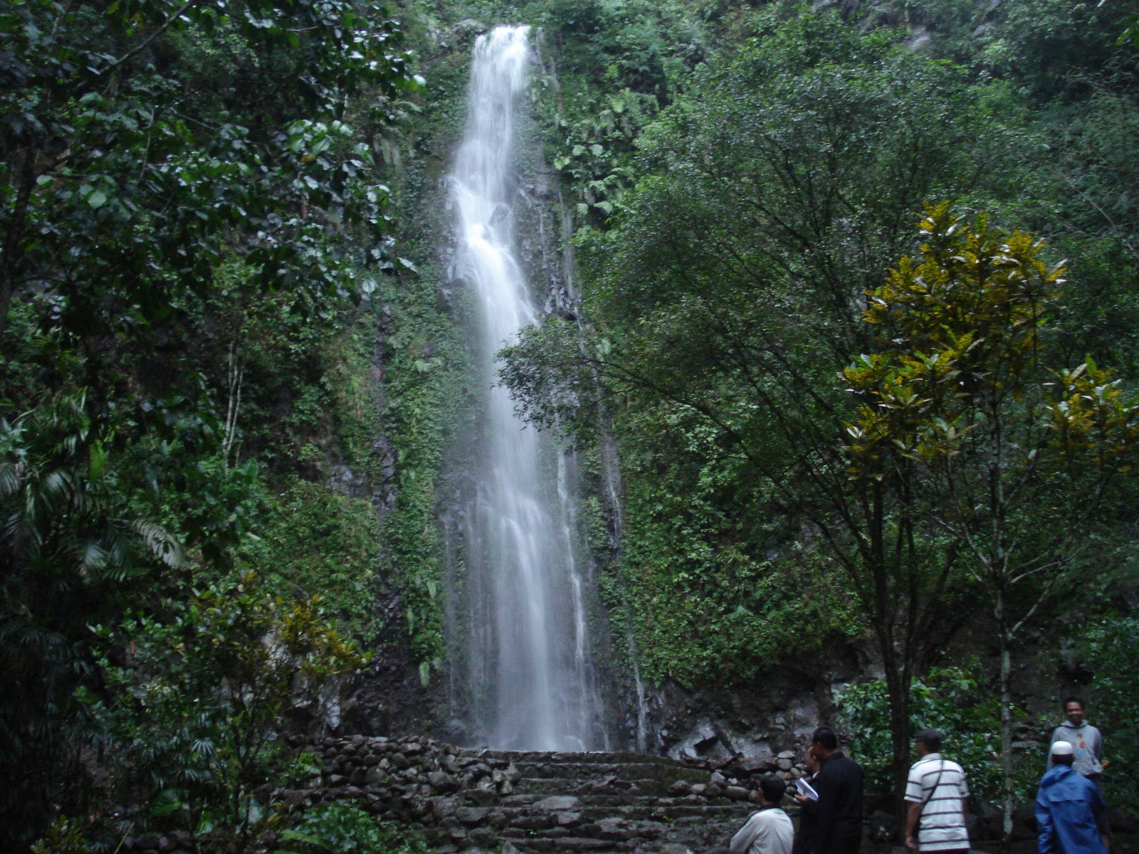 Keindahan Alam Air Terjun Tlogomuncar di Jawa Tengah