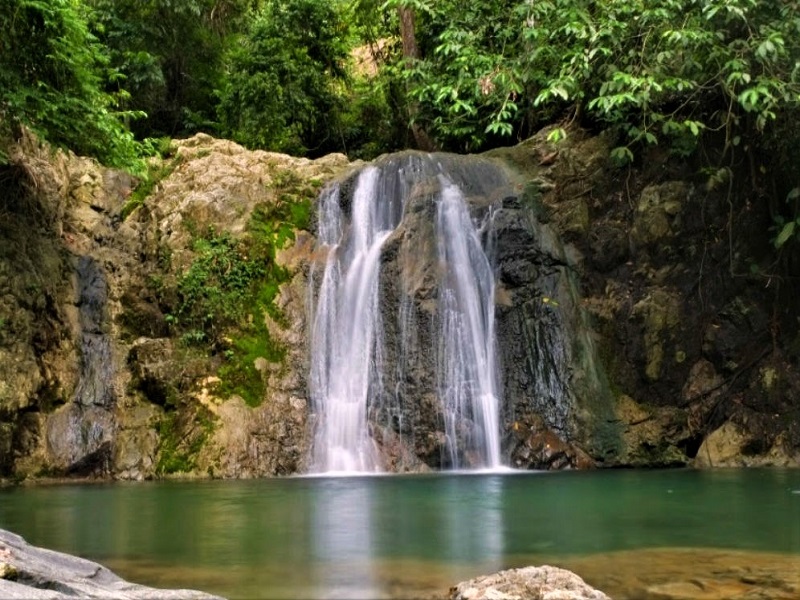 Keindahan Alam Air Terjun Tujuh Tingkat di Indonesia
