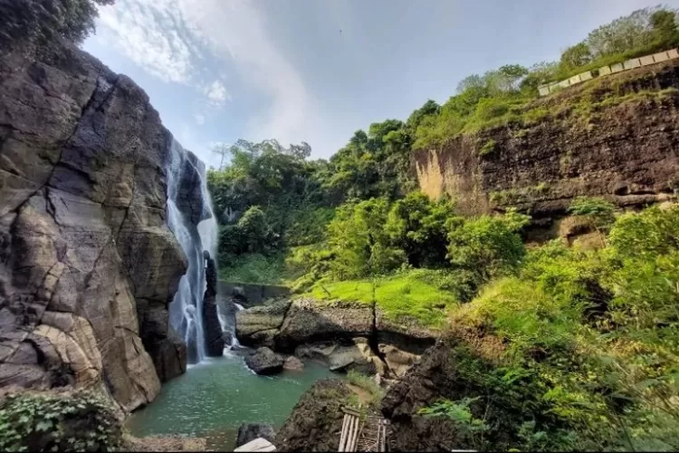 Keindahan Air Terjun Caweni di Kabupaten Pasuruan