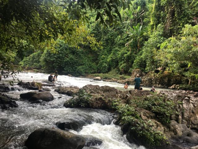Keindahan Air Terjun Dirung Duhung di Tengah Alam Asri