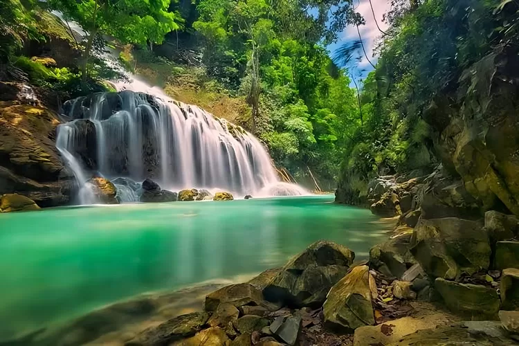 Keindahan Air Terjun Tanda yang Menawan di Alam Indonesia