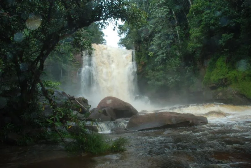 Keindahan Alam Air Terjun Bumbun di Kabupaten Semarang