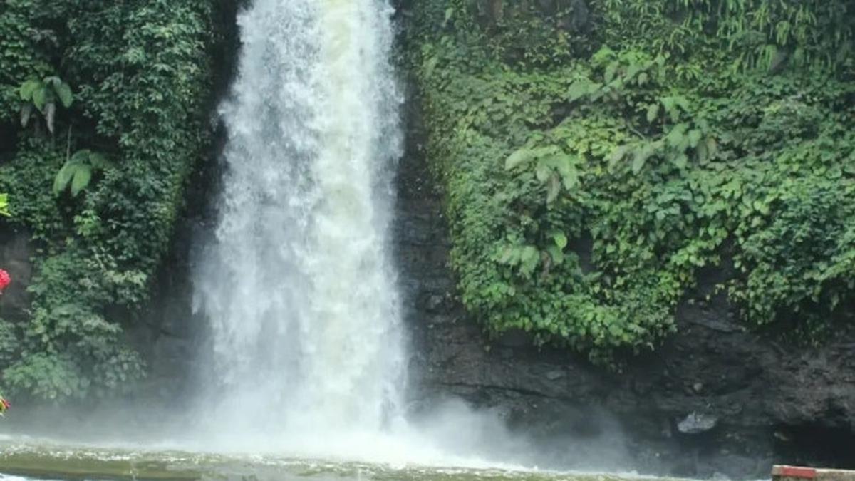Keindahan Alam Air Terjun Cilemper di Kabupaten Kuningan