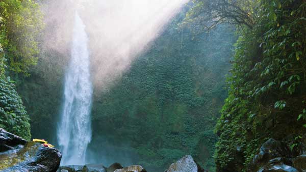 Keindahan Alam Air Terjun Setagung di Bali yang Menawan