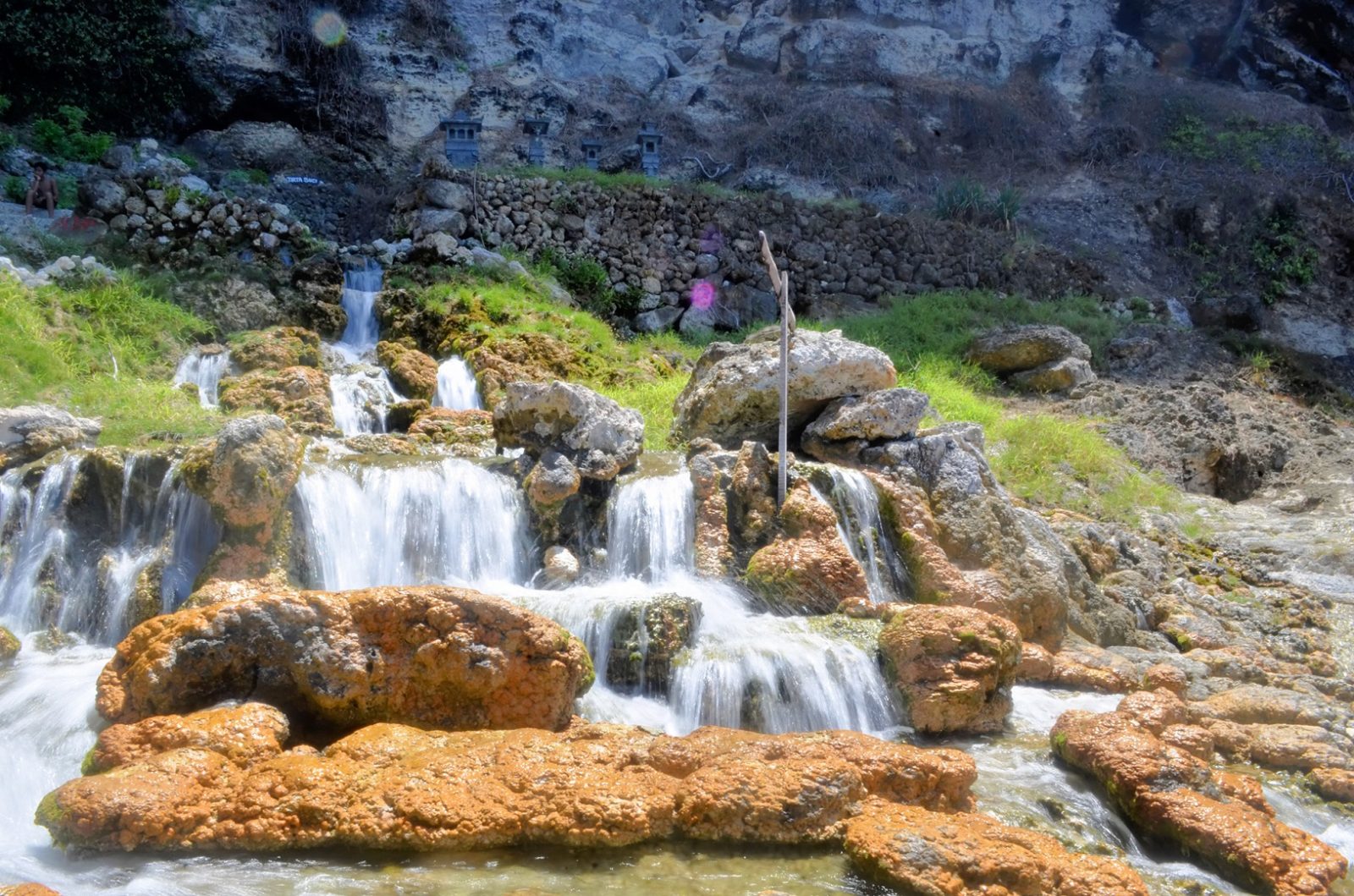 Keindahan Alam Air Terjun Setagung di Kabupaten Klungkung