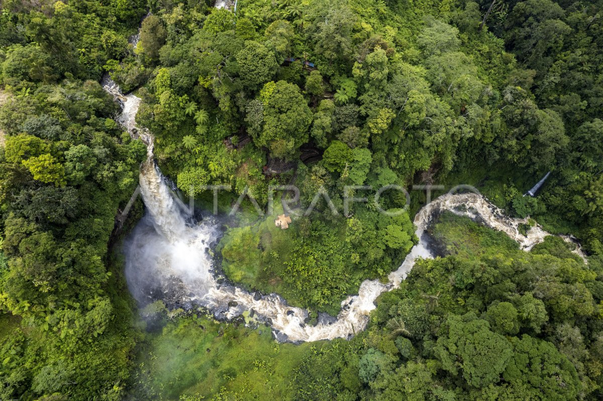 Keindahan Alam Air Terjun Telun Berasap di Aceh