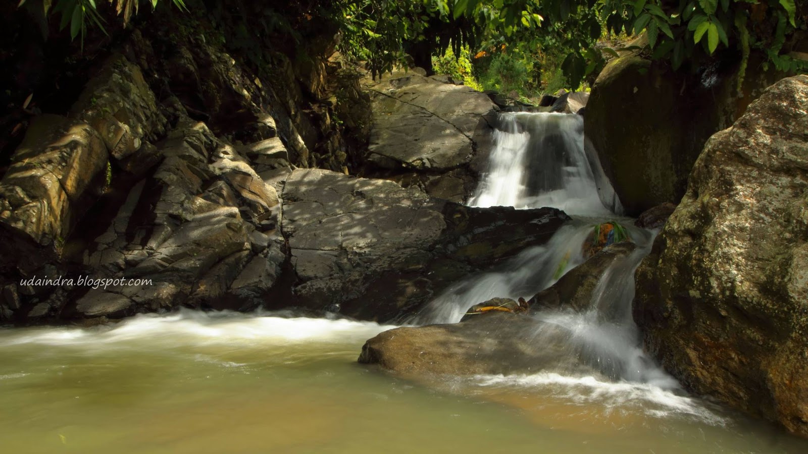Keindahan Alam Air Terjun Tonjong di Kabupaten Pemalang